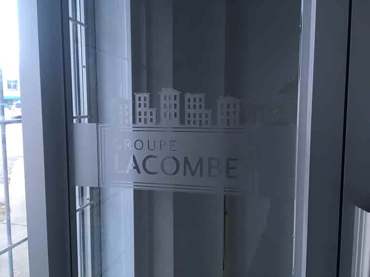 Letrage de vitrine